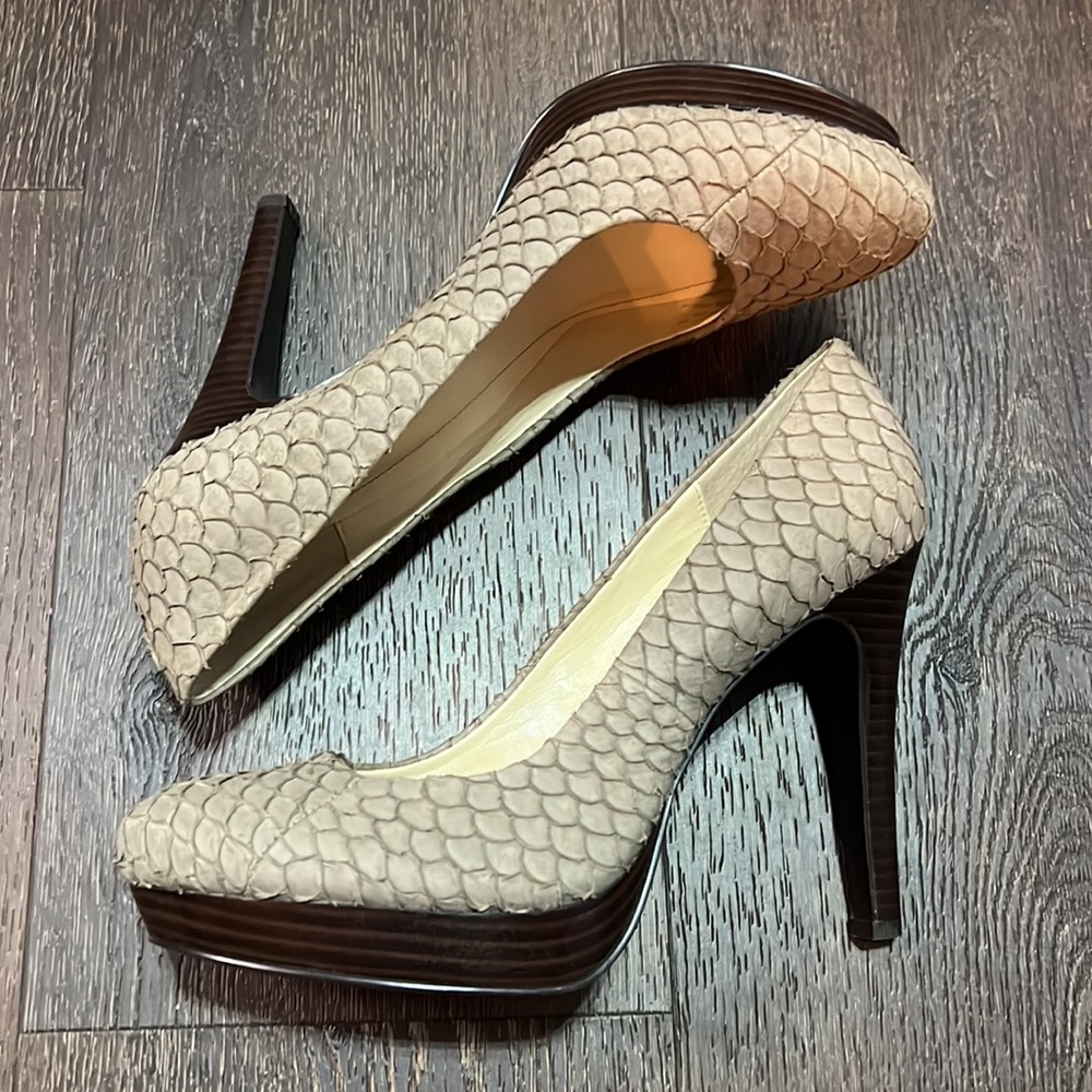Ladies Calvin Klein Heels - Picture 4 of 4